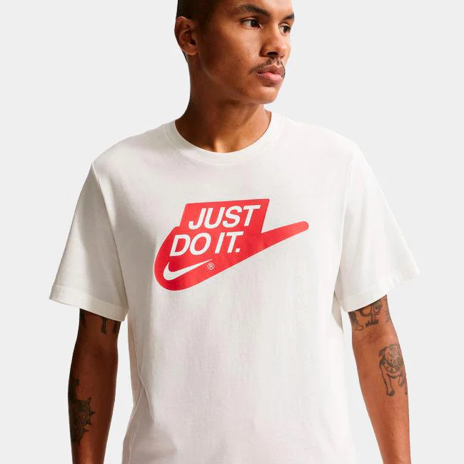 Camiseta Nike Sportswear - Imagen 2