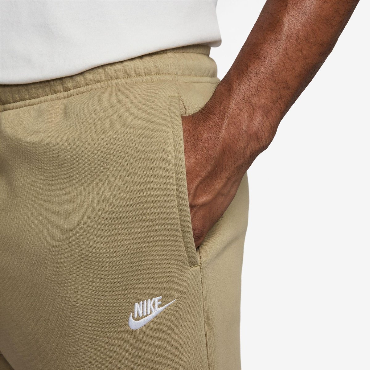 Pantalones Nike Club Joggers - Imagen 4
