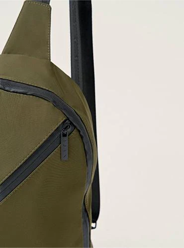 Born Living Yoga Stow Dark Olive - Imagen 4